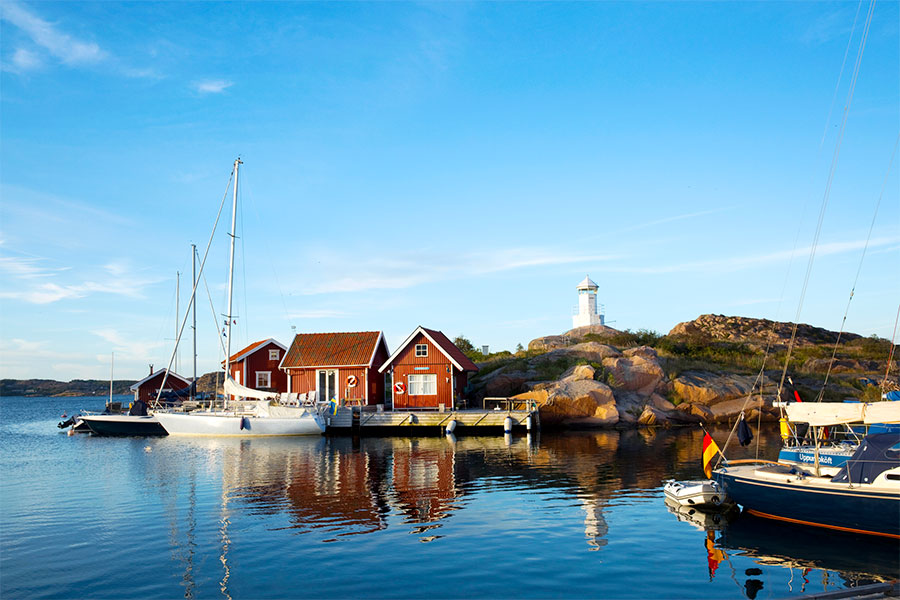 sommar-båthus-hav.jpg